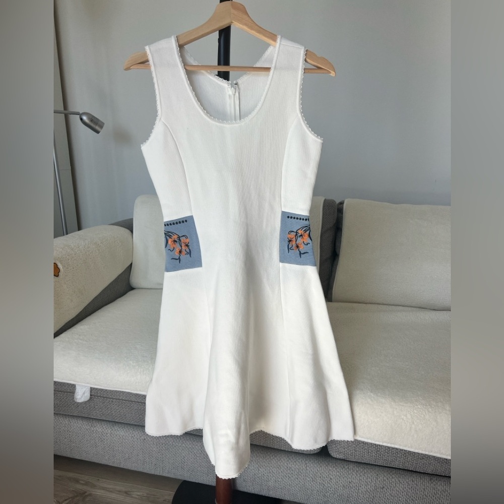 Elegant White Chic Sleeveless A-Line Dress with Embroidered Pockets Dior Size M